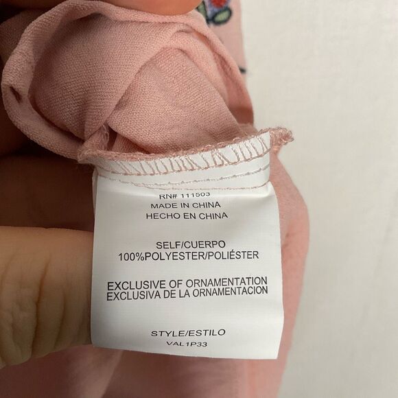 FIG and FLOWER Anthro Top Women’s size M Pink Floral Embroidered Peasant Blouse - Picture 5 of 9